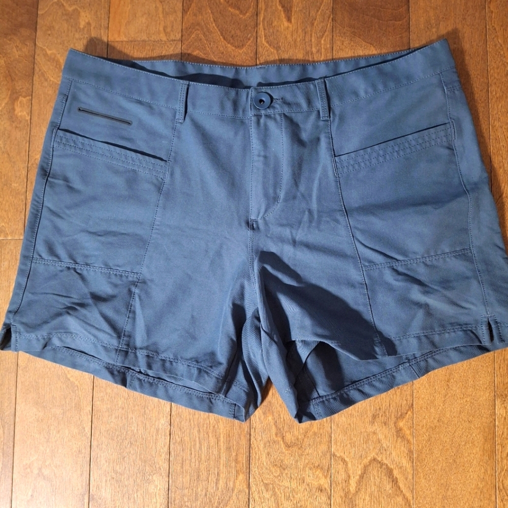 MEC active shorts size 14